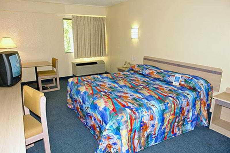 Motel 6-East Brunswick, Nj Extérieur photo